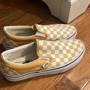 Yellow vans US men’s 5. US women’s 6.5.
